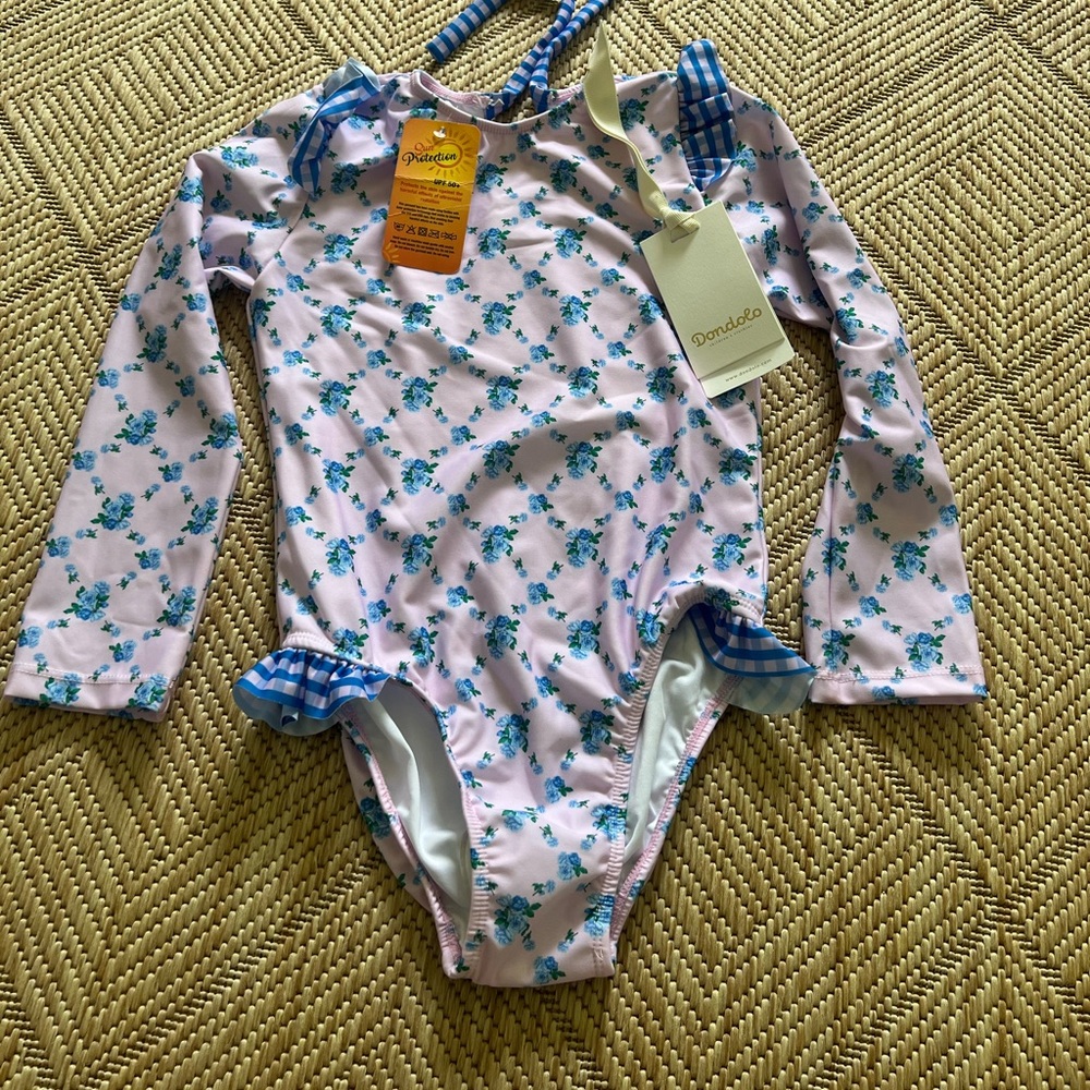 Dondolo Girls Rashguard (Size 9/10, fits like an 8!)